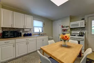 9 Walnut St, Little Falls Township, NJ 07424 - Photo 13