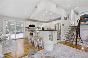 18 Stern Pl, Woodbridge Township, NJ 08863 - Photo 9
