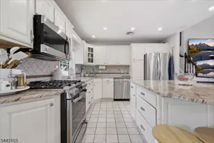 18 Stern Pl, Woodbridge Township, NJ 08863 - Photo 13