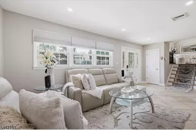 18 Stern Place, Woodbridge Township, NJ 08863 - Photo 5