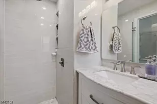 18 Stern Pl, Woodbridge Township, NJ 08863 - Photo 21