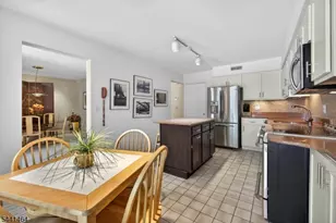 62 Manor Square, Sparta Township, NJ 07871 - Photo 3