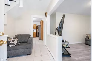 37 Fenner Ave, Clifton, NJ 07013 - Photo 3