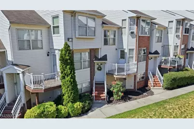 726 Harbortown Blvd, Perth Amboy, NJ 08861 - Photo 3