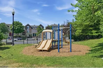 726 Harbortown Blvd, Perth Amboy, NJ 08861 - Photo 39