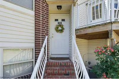 726 Harbortown Blvd, Perth Amboy, NJ 08861 - Photo 5