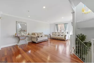 726 Harbortown Blvd, Perth Amboy, NJ 08861 - Photo 7