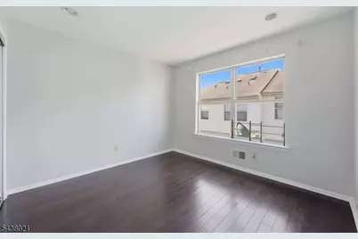 726 Harbortown Blvd, Perth Amboy, NJ 08861 - Photo 25