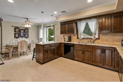 7 Glendale Ln, Fairfield, NJ 07004 - Photo 11