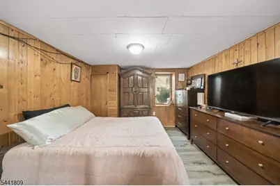 207 Van Winkle Ave, Nutley, NJ 07110 - Photo 15
