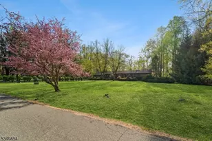 13 Skyline Dr, Warren Township, NJ 07059 - Photo 35