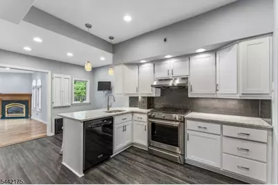 33 Myrtle Ave, Nutley, NJ 07110 - Photo 5