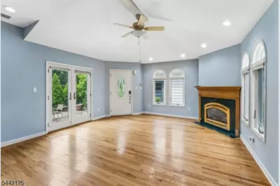 33 Myrtle Ave, Nutley, NJ 07110 - Photo 15