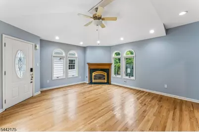 33 Myrtle Ave, Nutley, NJ 07110 - Photo 13