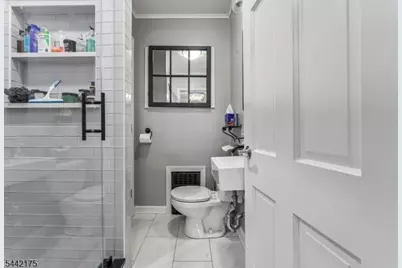 33 Myrtle Ave, Nutley, NJ 07110 - Photo 17