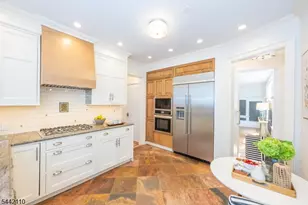16 Upper Mountain Ave, Montclair, NJ 07042 - Photo 11