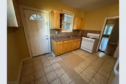 132 Chester Ave, Newark, NJ 07104 - Photo 3