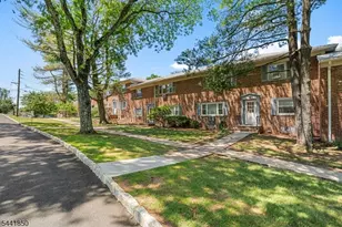 41 Wedgewood Dr, Verona, NJ 07044 - Photo 3