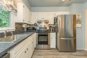 309 Knox Way, Hopatcong, NJ 07843 - Photo 7