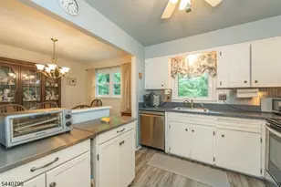 309 Knox Way, Hopatcong, NJ 07843 - Photo 5