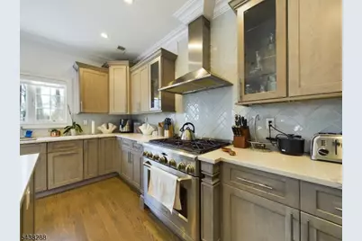 301 Garrett Rd, Mountainside, NJ 07092 - Photo 11