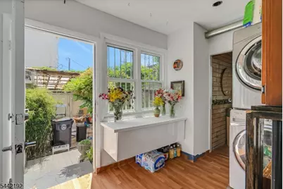 112 9th Ave W, Newark, NJ 07107 - Photo 15