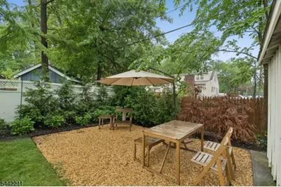 24 Iris Rd, Summit, NJ 07901 - Photo 29