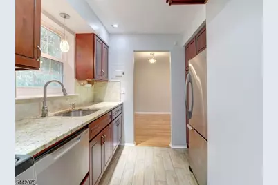 28 Wedgewood Dr #42, Verona, NJ 07044 - Photo 11