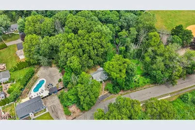 24 Lakeside Dr, Parsippany, NJ 07005 - Photo 13