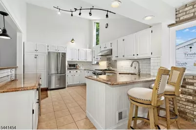 1179 Blazo Ter, Mountainside, NJ 07092 - Photo 11
