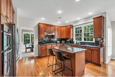 8 Steeplechase Ln, Franklin Township, NJ 08802 - Photo 5