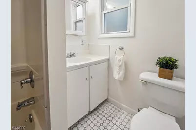 485 Valley Rd #1, Montclair, NJ 07043 - Photo 17
