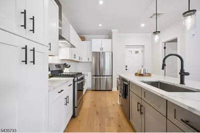 9 Farrand St, Bloomfield Twp., NJ 07003 - Photo 5