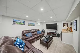 25 Lord Stirling Dr, Parsippany, NJ 07054 - Photo 35