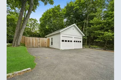 485 Valley Rd #2, Montclair, NJ 07043 - Photo 27