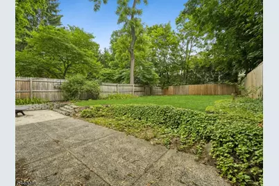 485 Valley Rd #2, Montclair, NJ 07043 - Photo 25