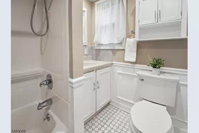 485 Valley Rd #2, Montclair, NJ 07043 - Photo 21
