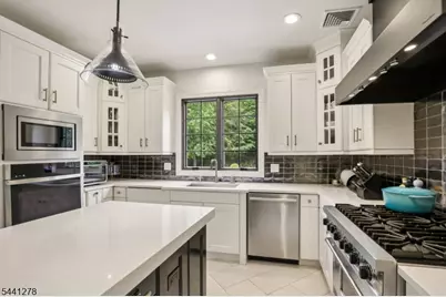 4 Brayton Rd, Livingston, NJ 07039 - Photo 9
