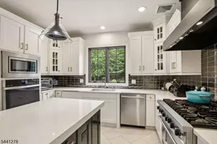 4 Brayton Rd, Livingston, NJ 07039 - Photo 9