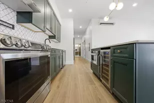 21 Lincoln Park, Newark, NJ 07102 - Photo 9