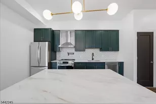 21 Lincoln Park, Newark, NJ 07102 - Photo 3