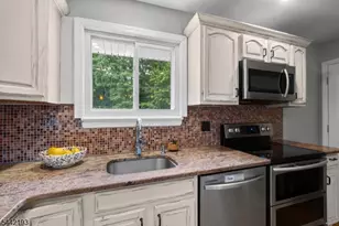 475 Rifle Camp Rd, Woodland Park, NJ 07424 - Photo 7