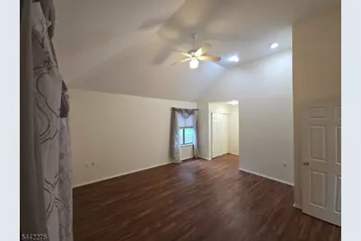 41 Arbor Cir, Bernards Township, NJ 07920 - Photo 9