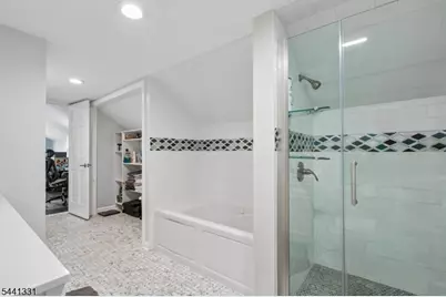 23 Elmwood Ter, Linden, NJ 07036 - Photo 27