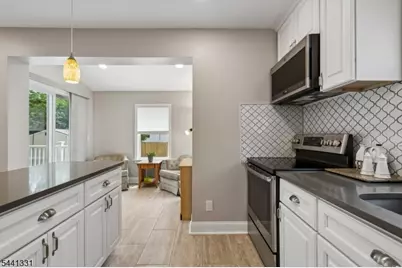 23 Elmwood Ter, Linden, NJ 07036 - Photo 11