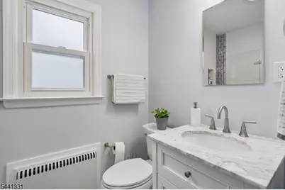 23 Elmwood Ter, Linden, NJ 07036 - Photo 31