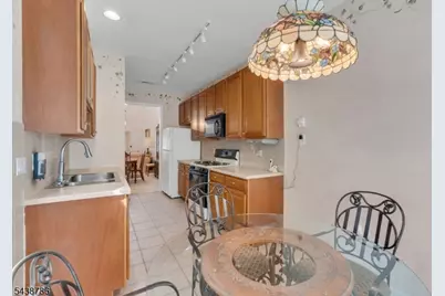 3 Silcox Pl, Franklin Township, NJ 08873 - Photo 7