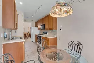 3 Silcox Pl, Franklin Township, NJ 08873 - Photo 7
