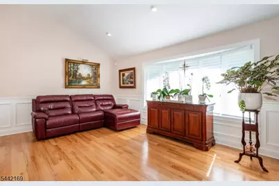 226 Winifred Dr, Totowa, NJ 07512 - Photo 13