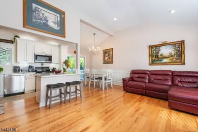 226 Winifred Dr, Totowa, NJ 07512 - Photo 15